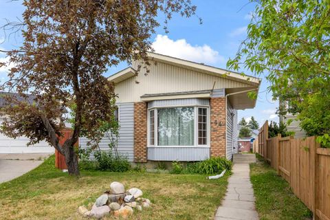 44 Taraglen Place NE Calgary AB T3L 2N4