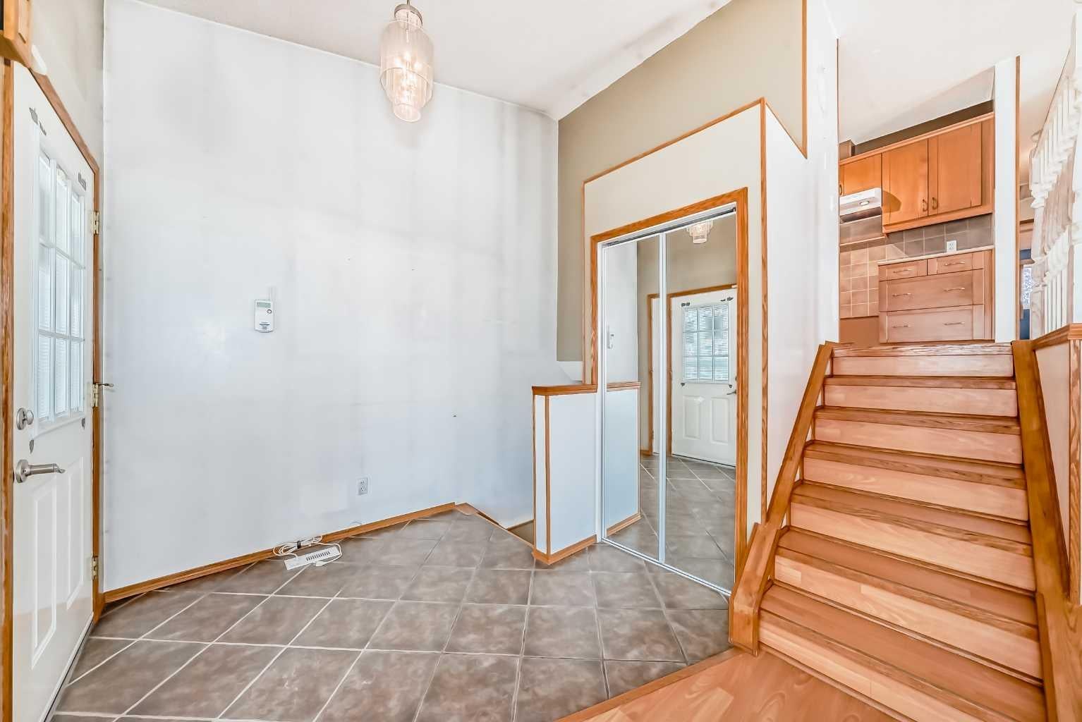 243 Erin Meadow Close