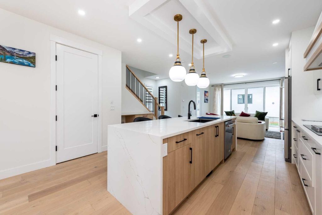 Photo of 31 Harvard Street NW, Calgary, AB T2K 2B5 (MLS # A2288389)