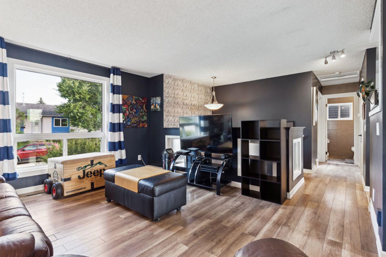 147 Falchurch Crescent NE