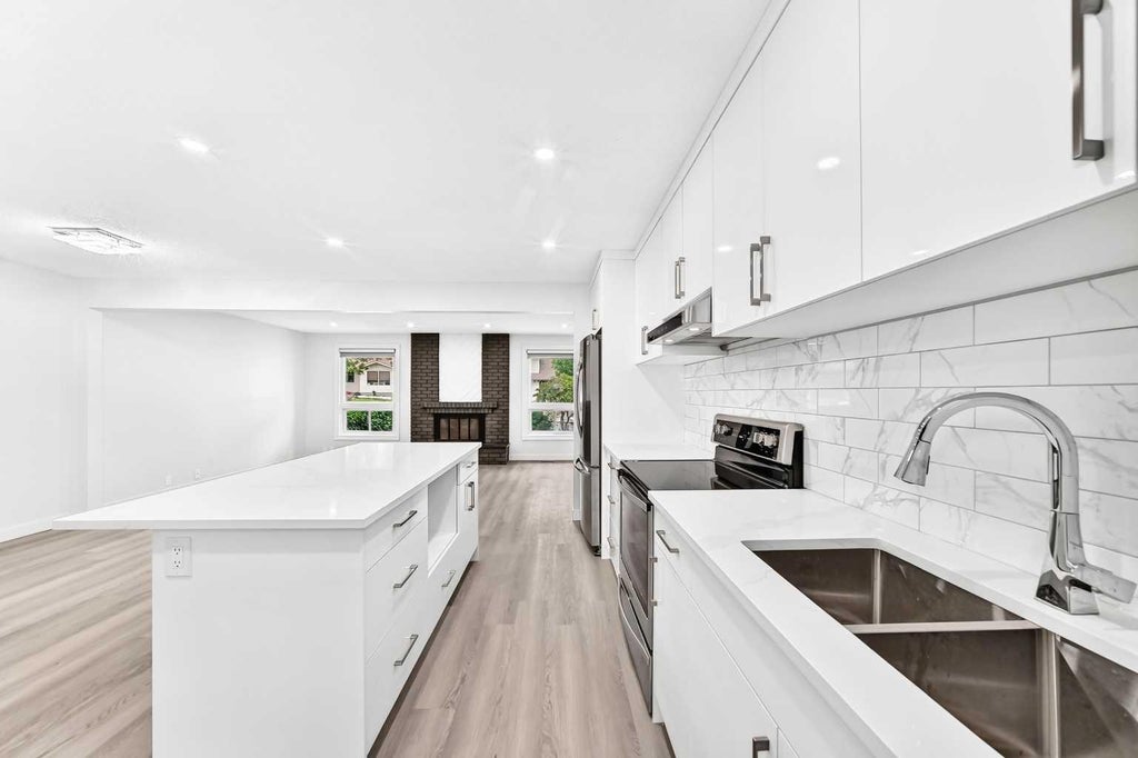Photo of 3319 Radcliffe Drive SE, Calgary, AB T2A 5X3 (MLS # A2349357)