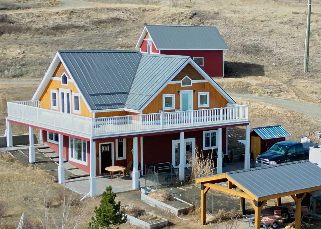 Photo of 42015 RR280, Hill Spring, AB T0K 1W0 (MLS # A2298349)