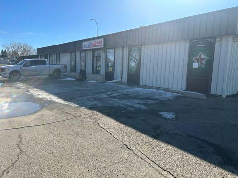 349 9 Street E Brooks AB T1R 1K6