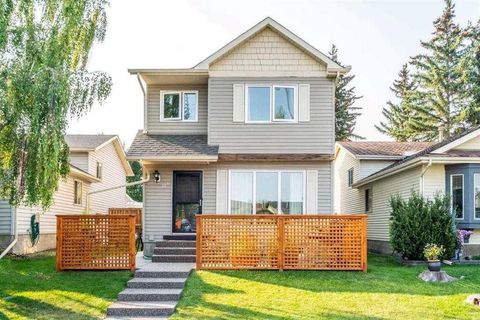 Photo of 52A Millcrest Green SW, Calgary, AB T2Y 2K1 (MLS # A2301094)