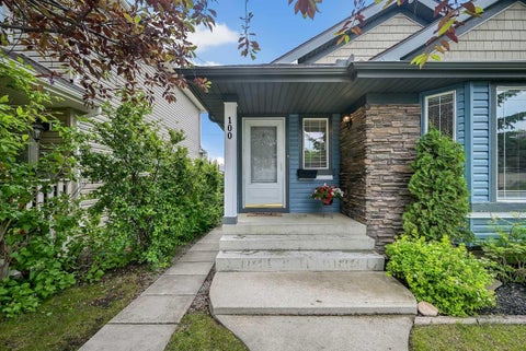 Photo of 100 Somerside Grove SW, Calgary, AB T2Y 3V2 (MLS # A2325271)