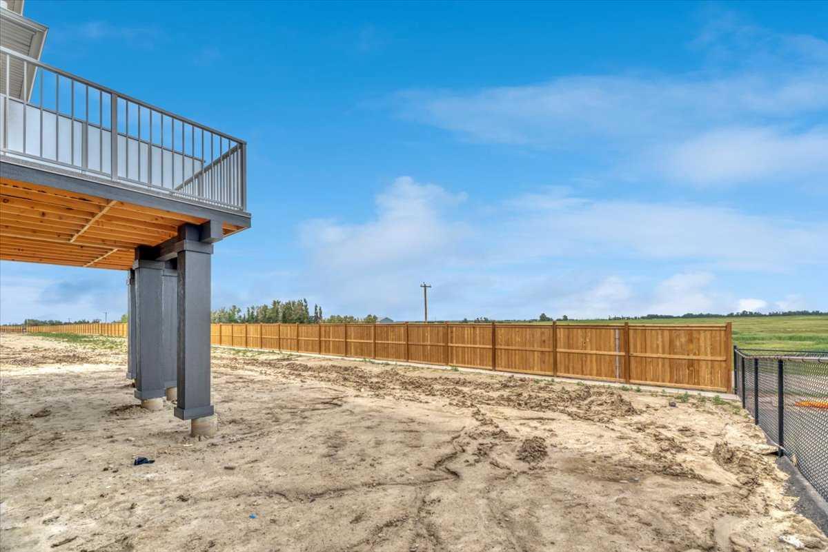152 Lakewood Crescent
