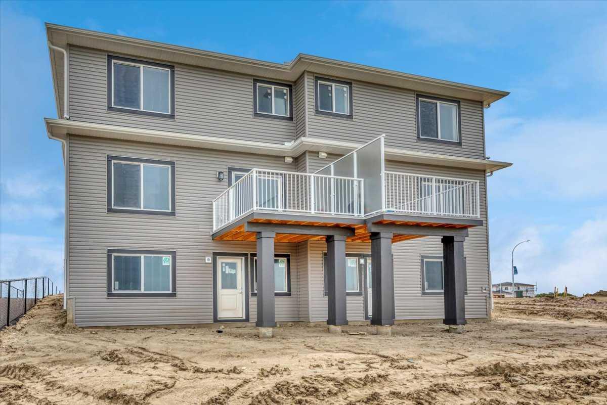 152 Lakewood Crescent