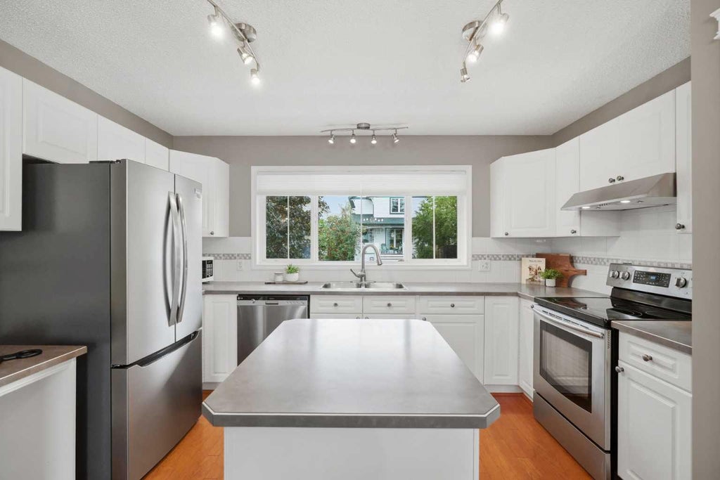 Photo of 54 Tuscany Valley Heights NW, Calgary, AB T3L 2E7 (MLS # A2342179)