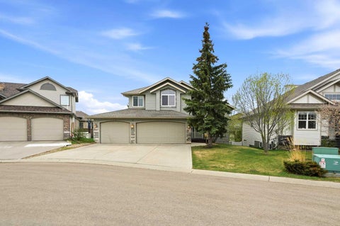 Photo of 3 Legacy Cove, Sylvan Lake, AB T4S 2M8 (MLS # A2311860)
