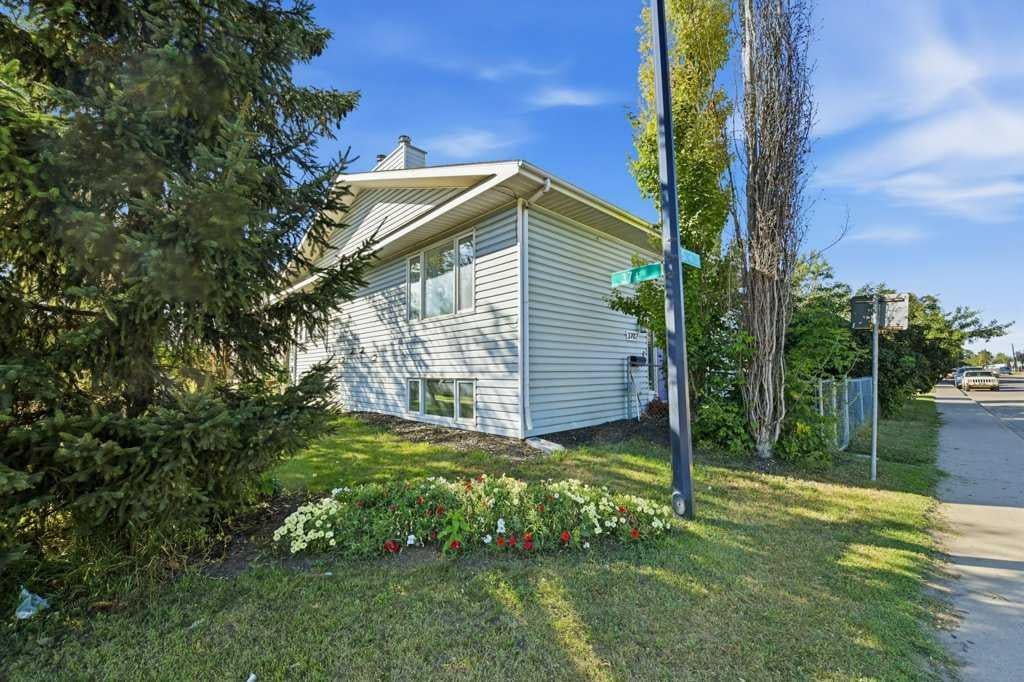 Photo of 3702 51 Avenue, Red Deer, AB T4N 4C6 (MLS # A2341875)