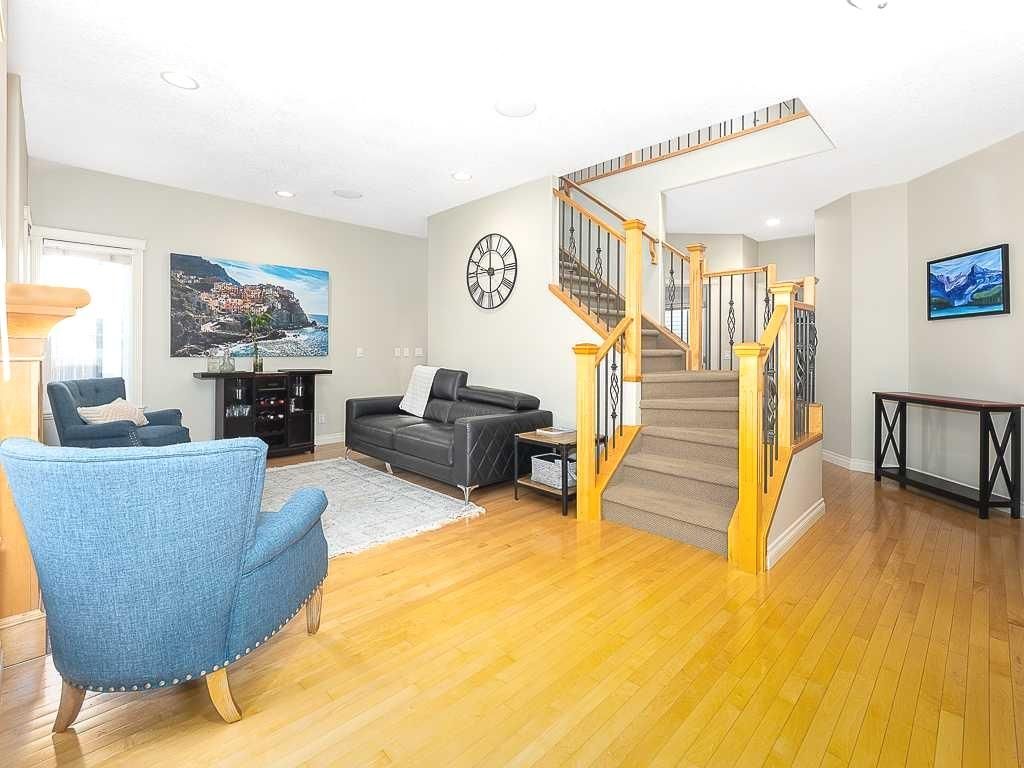 Photo of 195 Royal Birkdale Crescent NW, Calgary, AB T3G 5R7 (MLS # A2296381)