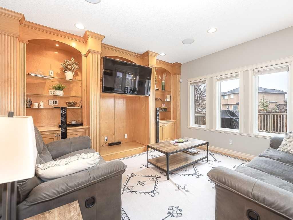 195 Royal Birkdale Crescent NW