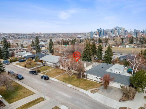 1738 Suffolk Street SW Calgary AB T3C 2N2