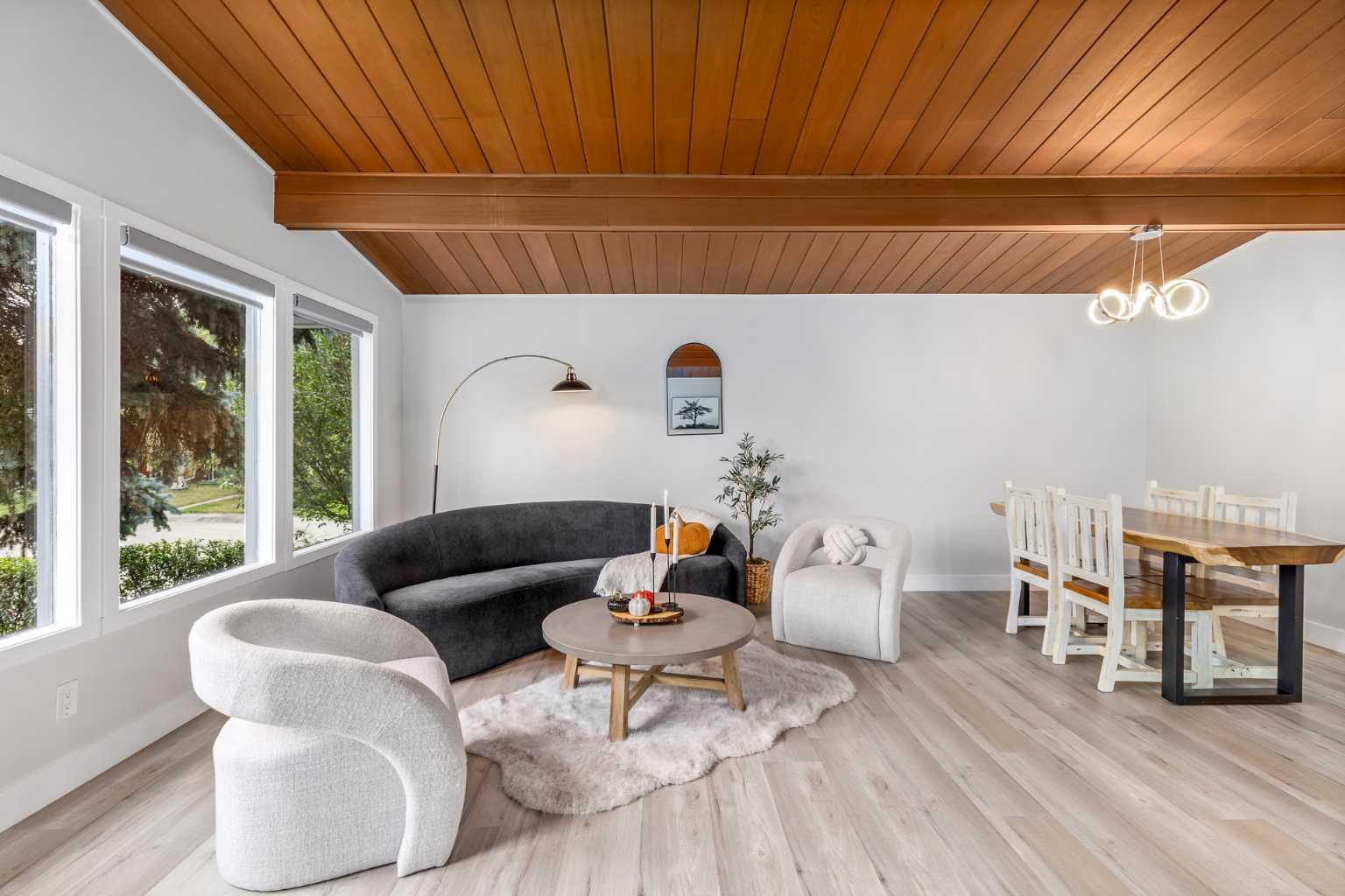 310 Wascana Crescent SE