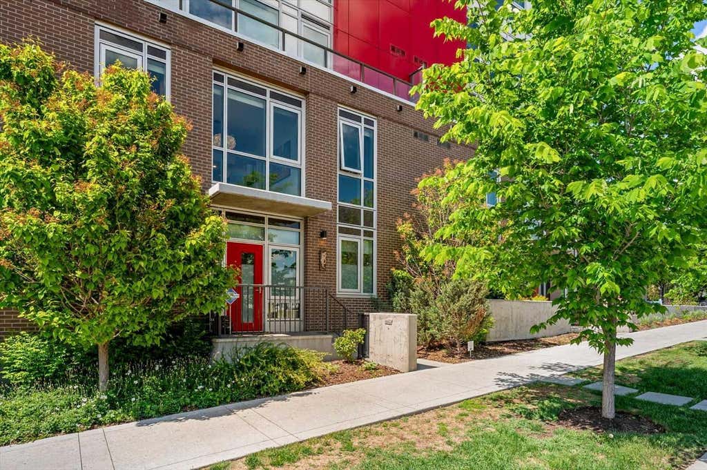 Photo of 88 9 Street NE #122, Calgary, AB T2E 4E1 (MLS # A2318017)