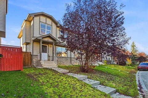 Photo of 33 Saddlebrook Common NE, Calgary, AB T3J 0K1 (MLS # A2352504)