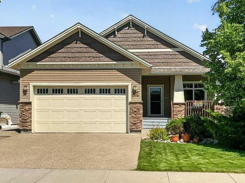Photo of 509 Sunridge Crescent W, Lethbridge, AB T1J 0T1 (MLS # A2318580)