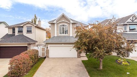 165 Harvest Park Circle NE Calgary AB T3K 4V3