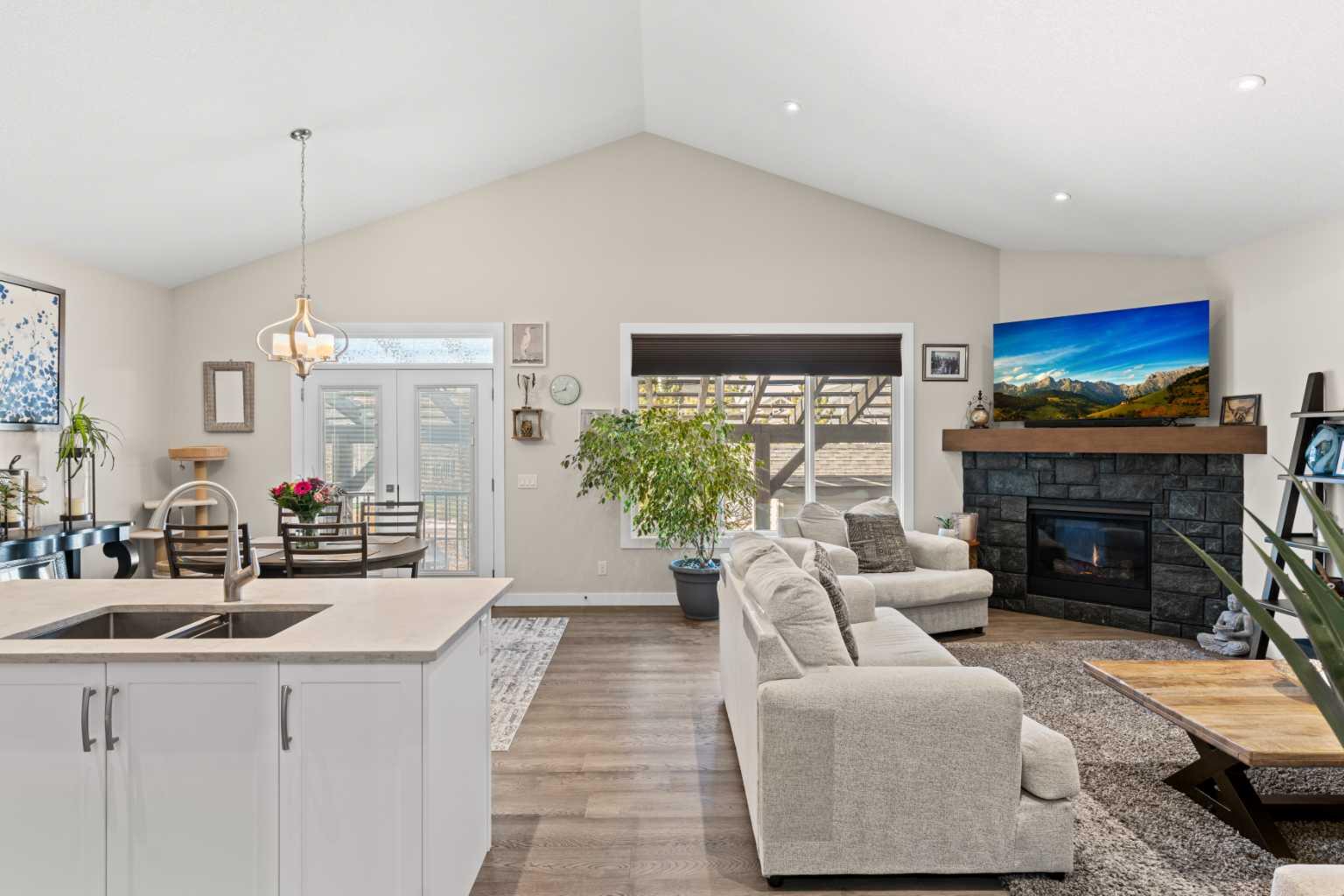 18 Drake Landing Street