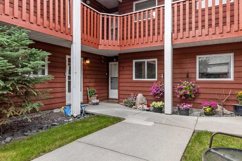 717 7th Street Unit 4 Canmore AB T1W 2C3