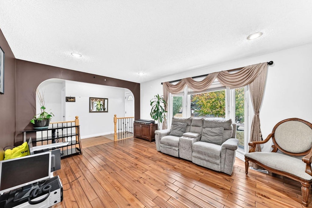 Photo of 115 Whitehorn Road NE, Calgary, AB T1Y 2A1 (MLS # A2348274)