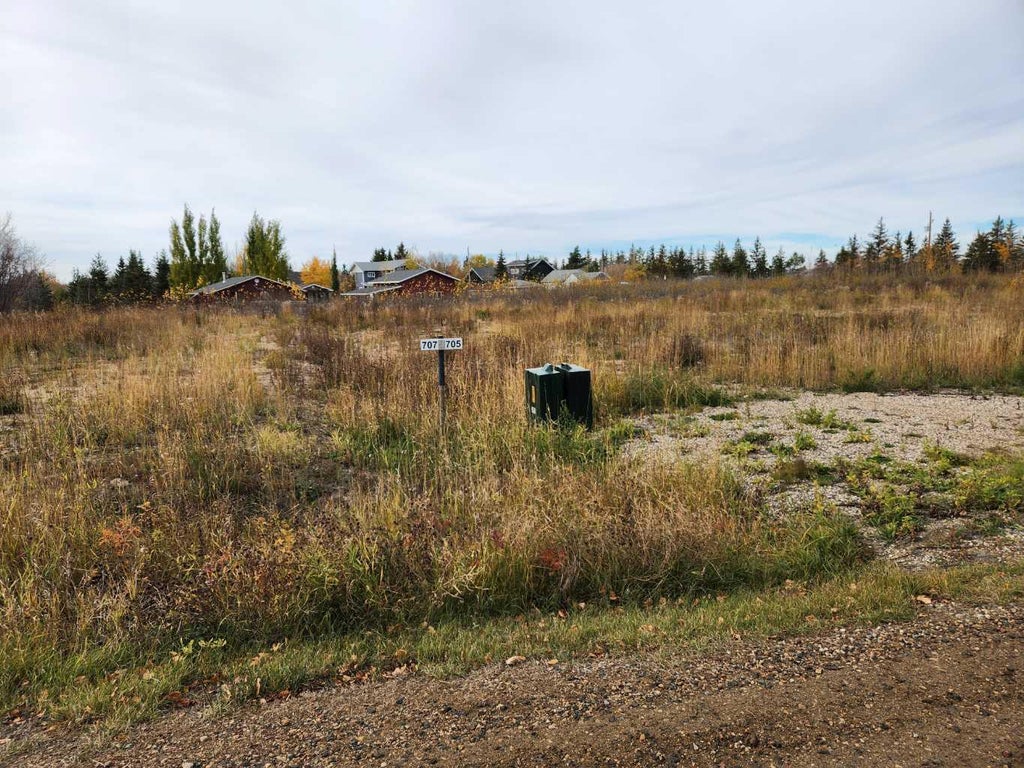 Photo of 705 Willow Bay, Brightsand Lake, SK S9V 2T0 (MLS # A2355346)