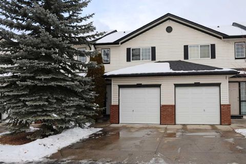 322 Country Village Cape NE Calgary AB T3K 5X2