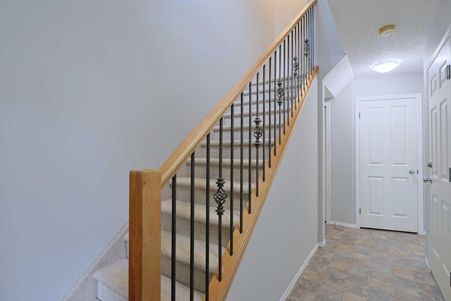 322 Country Village Cape NE