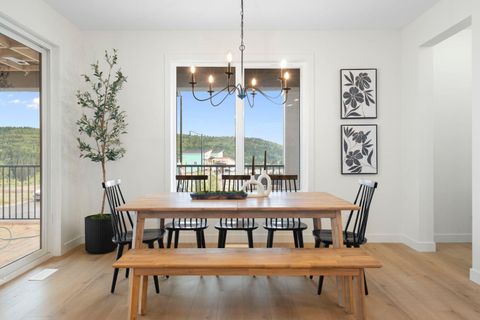 28 Sunvalley View Cochrane AB T4C 0X8