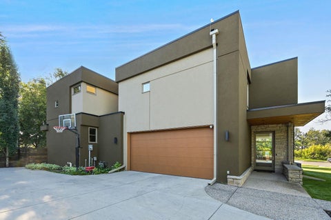 Photo of 3926 9 Street SW, Calgary, AB T2T 3E2 (MLS # A2316330)