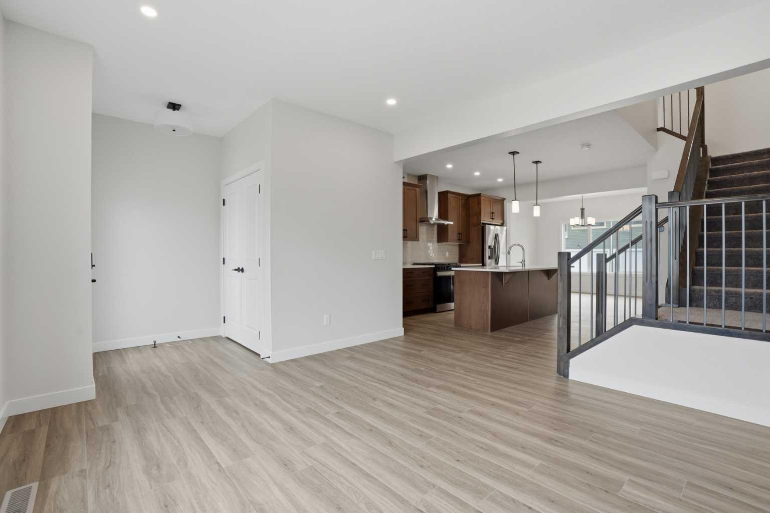 80 Buffaloberry Manor SE