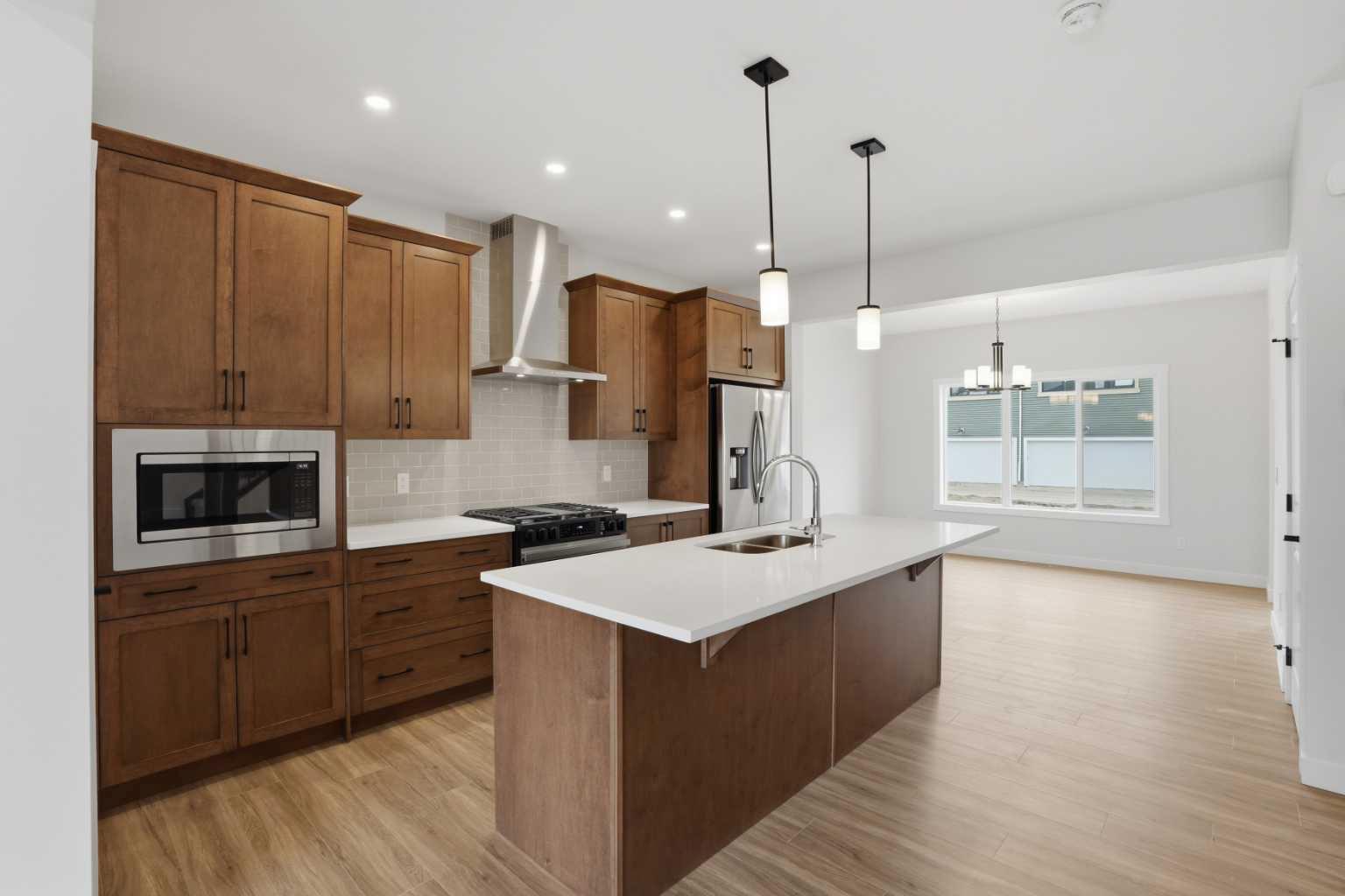 80 Buffaloberry Manor SE