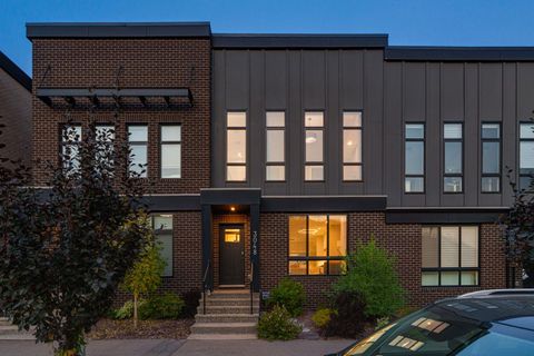 3048 85 Street SW Calgary AB T3H 6C7