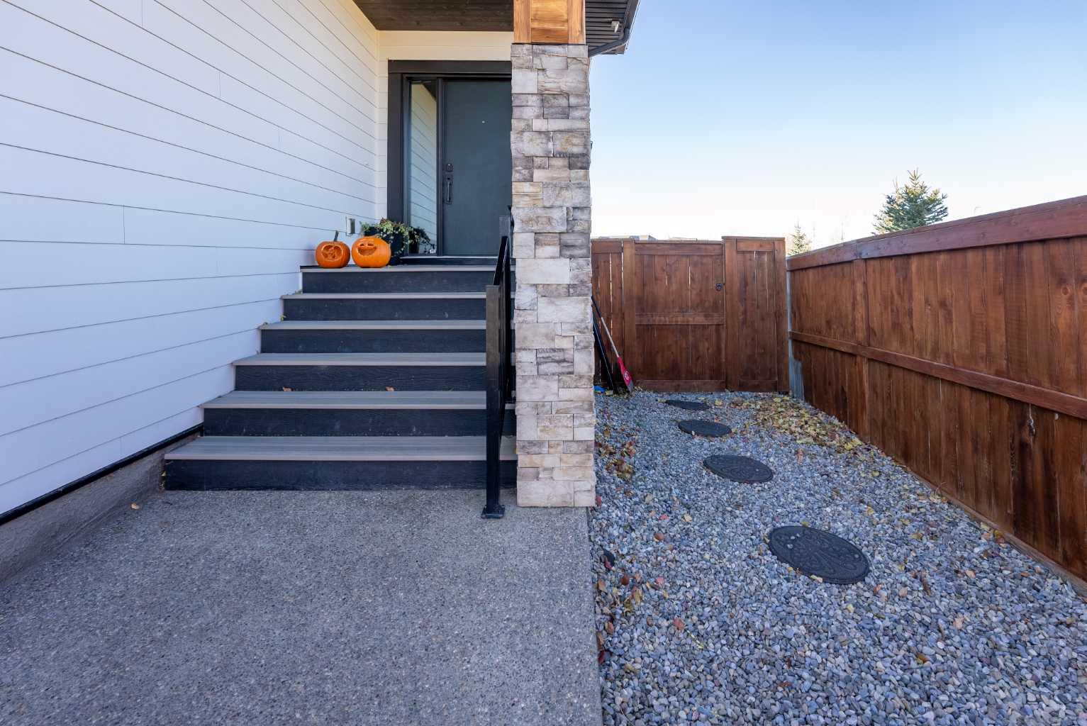 421 Rivergrove Chase W