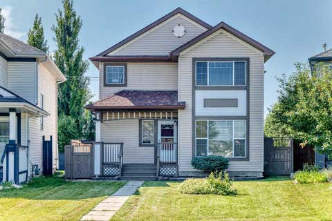 Photo of 43 Somerside Common SW, Calgary, AB T2Y 3M9 (MLS # A2330116)