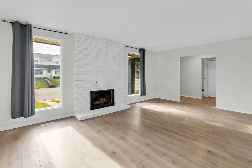 10 Radcliffe Crescent SE