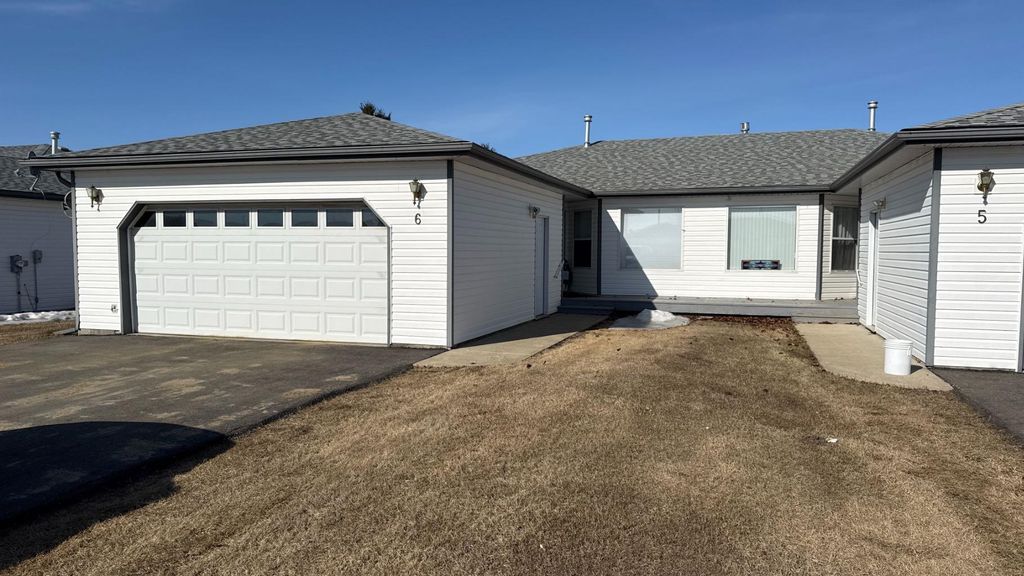 Photo of 51 St Street #6 4701, Grimshaw, AB T0H 1W0 (MLS # A2306362)