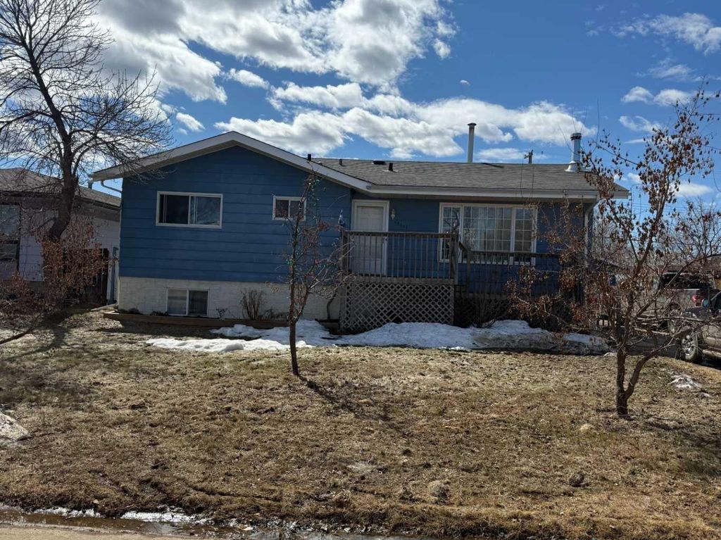 Photo of 10311 106 Avenue, High Level, AB T0H 1Z0 (MLS # A2307916)