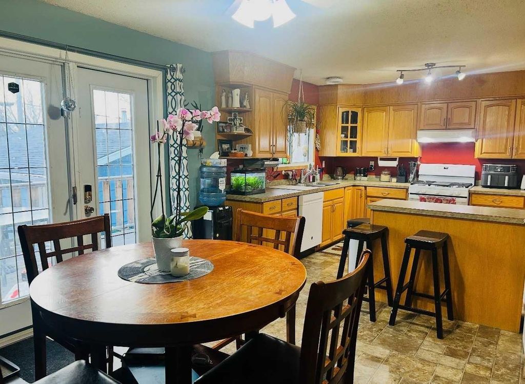 Photo of 10311 106 Avenue, High Level, AB T0H 1Z0 (MLS # A2307916)