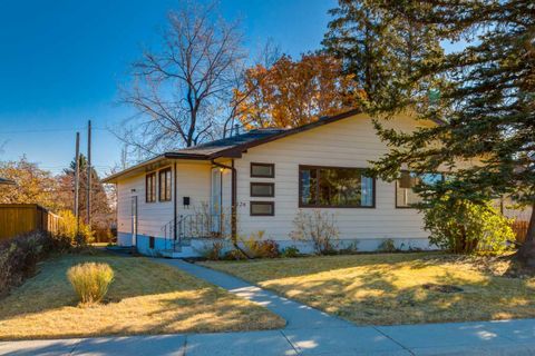 Photo of 126 Winston Drive SW, Calgary, AB T3C 2P9 (MLS # A2279298)