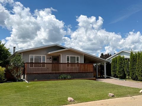 Photo of 530 20 Street, Wainwright, AB T9W 1H8 (MLS # A2325242)