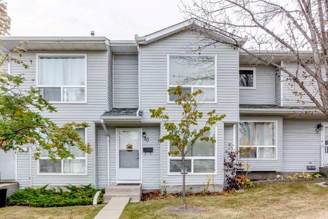 Photo of 10 Deerfield Green SE, Calgary, AB T2J 7B8 (MLS # A2315555)