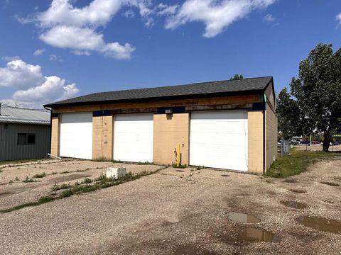 5120 49th Avenue Innisfail AB T4G 1R1