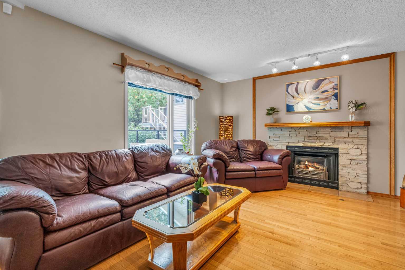 183 Macewan Ridge Close NW