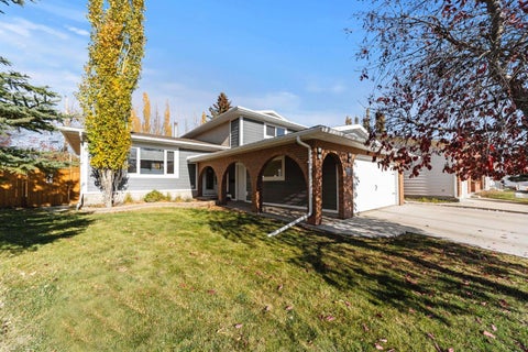 Photo of 6310 43A Avenue Close, Camrose, AB T4V 3N3 (MLS # A2354279)