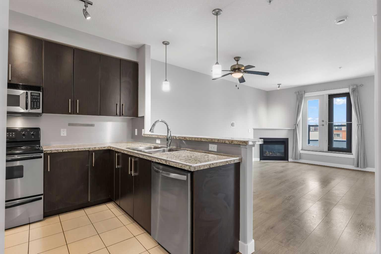 880 Centre Avenue NE 405