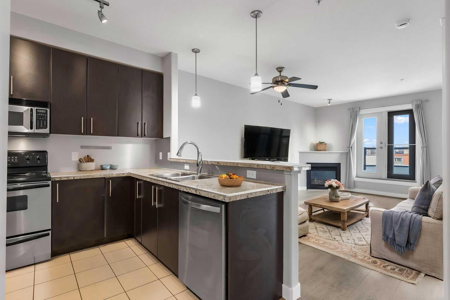 880 Centre Avenue NE 405