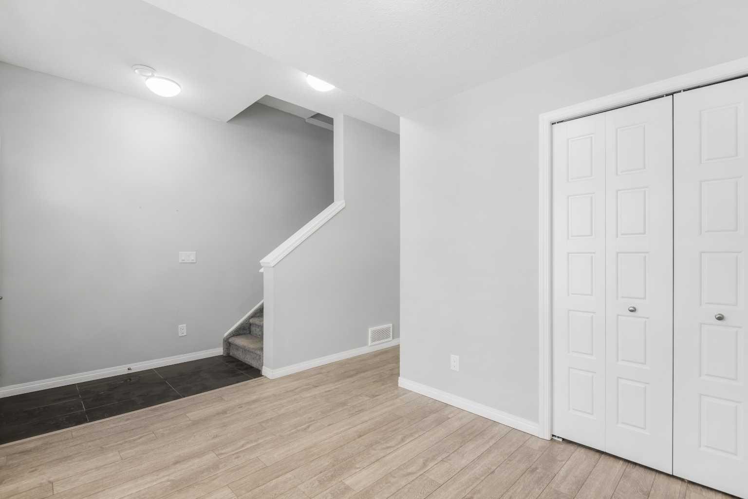 280 Williamstown Close NW 506