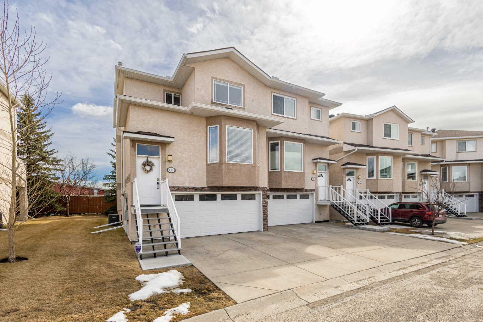 115 Country Hills Gardens NW