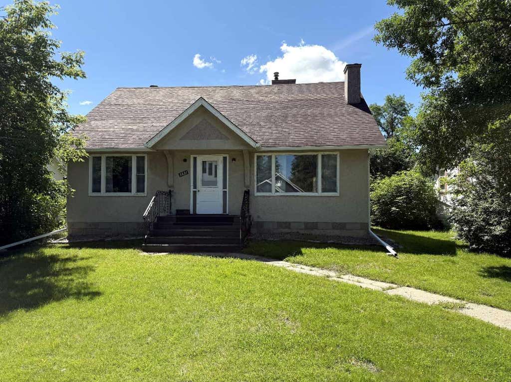 Photo of 5221 51 Avenue, Vermilion, AB T9X 1V1 (MLS # A2329991)